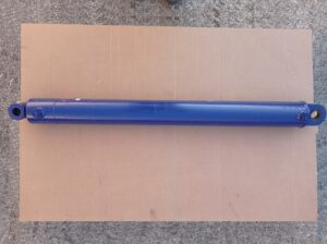 Hydraulický valec 80x40/900. Valec na vrtnú súpravu 80x40x900 opravený.