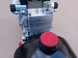 Hydraulický agregát 2,2 kW. Zdvíhacie plošiny, hydraulické lisy, sklápacie návesy.