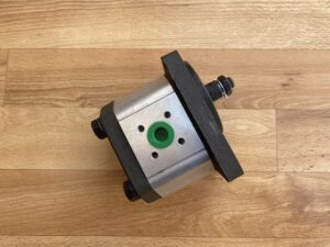 Hydromotor na pneumatickú sejačku. Hydromotor na pohon ventilátora na pneumatickú sejačku. Použitie na sejačku: Pöttinger, Lemken, Väderstad, Accord. 