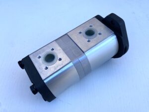 RE6886, RT7700036351,7700036171, 7700036351,   John Deere 3410, John Deere 3310, John Deere 3400, John Deere 3300, John Deere 3200, John Deere 3100, John Deere 3130